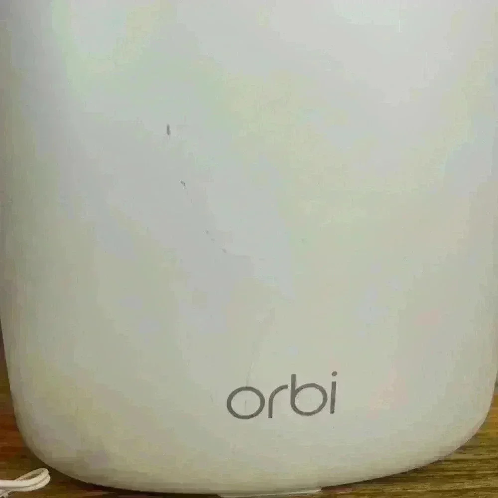 Orbi Tri-Band WiFi Router - Picture 4 of 5